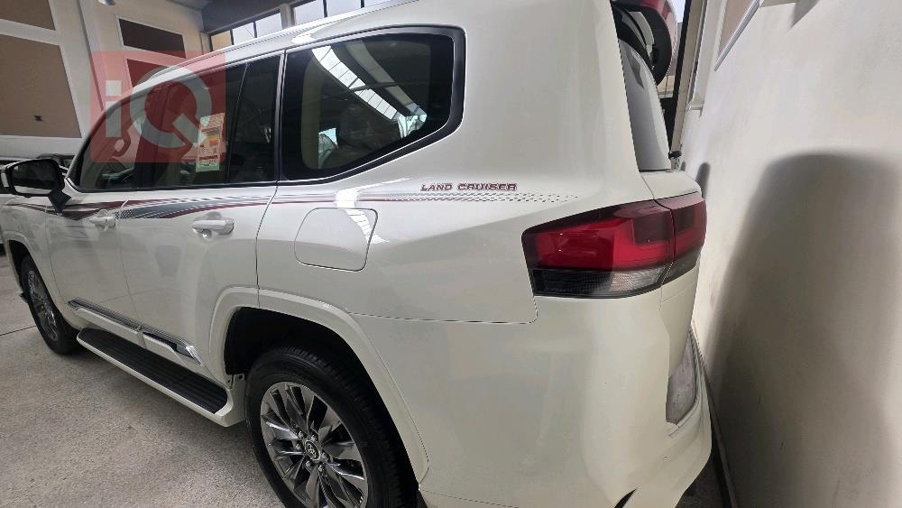 تويوتا لاندكروزر